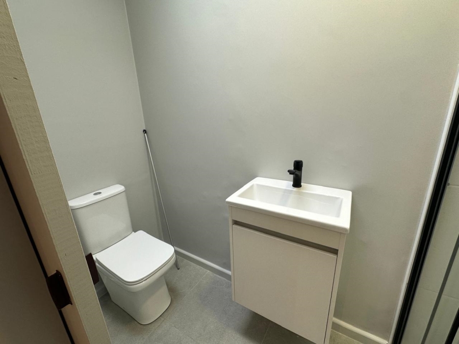 1 Bedroom Property for Sale in Woodstock Western Cape